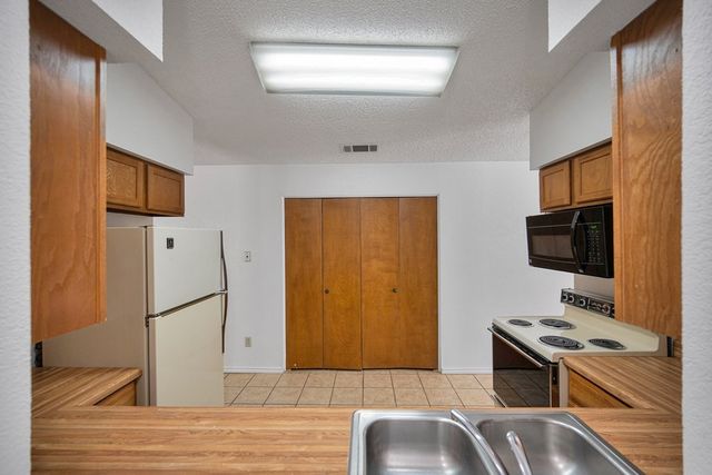 4503 Fairgate Dr, Midland, TX 79707