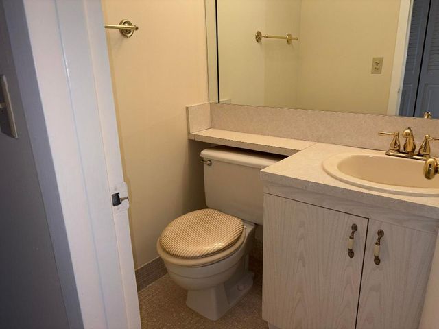 4049 Cornwall C 4049 C, Boca Raton, FL 33434