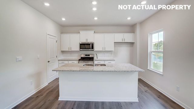 557 Eastman Avenue, Lithopolis, OH 43136