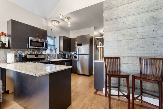 3113 W Warren Boulevard 401, Chicago, IL 60612