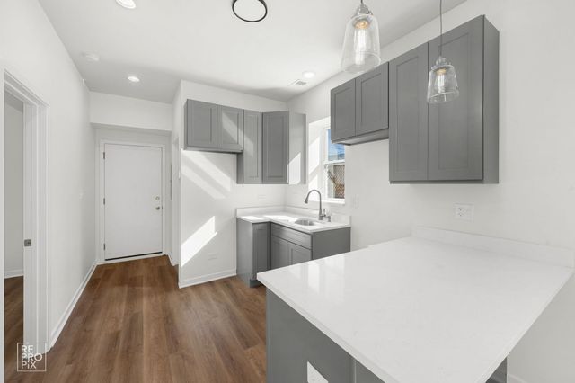 1624 W pershing Road, Chicago, IL 60609