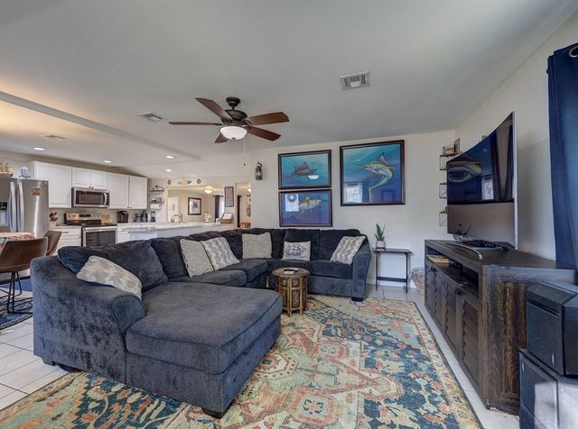 108 Sweet Bay St, Rockport, TX 78382