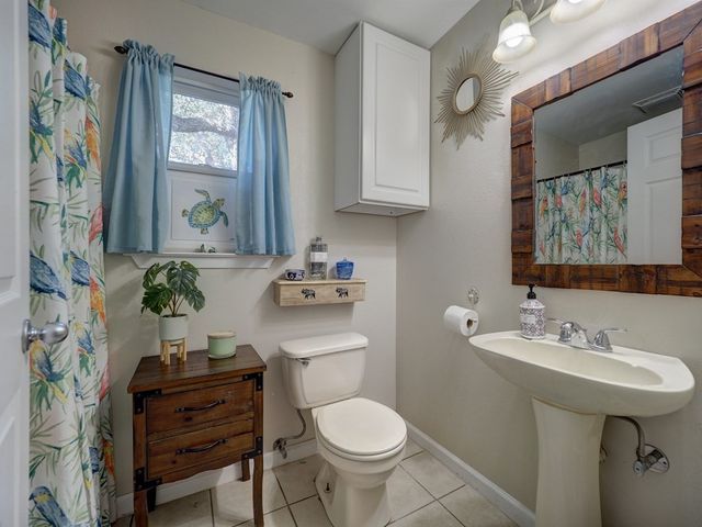 108 Sweet Bay St, Rockport, TX 78382