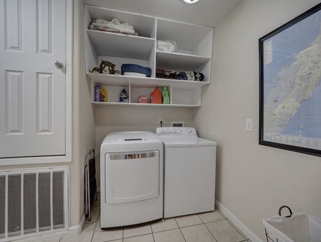108 Sweet Bay St, Rockport, TX 78382
