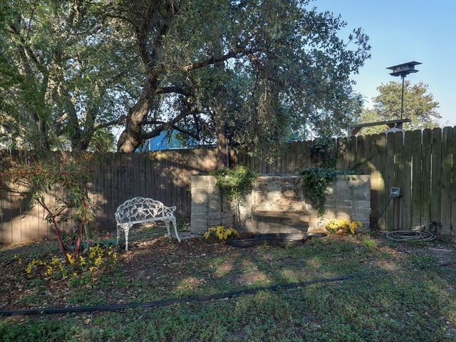 108 Sweet Bay St, Rockport, TX 78382