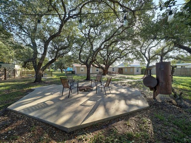 108 Sweet Bay St, Rockport, TX 78382