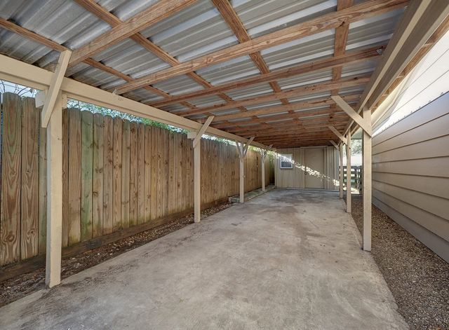 108 Sweet Bay St, Rockport, TX 78382