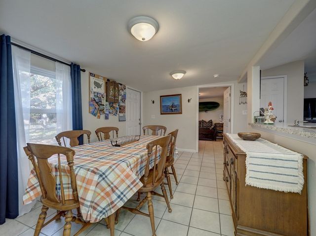 108 Sweet Bay St, Rockport, TX 78382