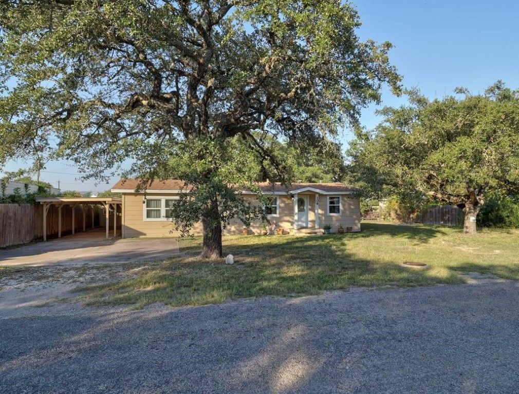 108 Sweet Bay St, Rockport, TX 78382