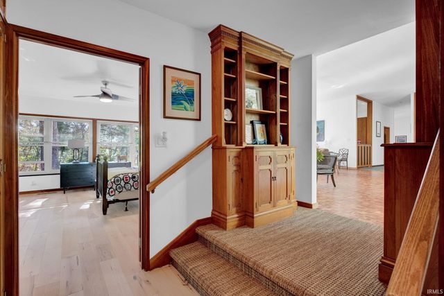 9806 Raintree Dr N, Columbus, IN 47201