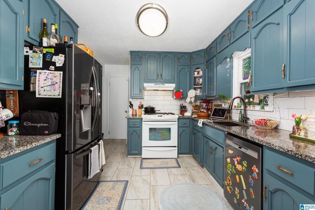 124 PINEBLUFF TRAIL, Trussville, AL 35173