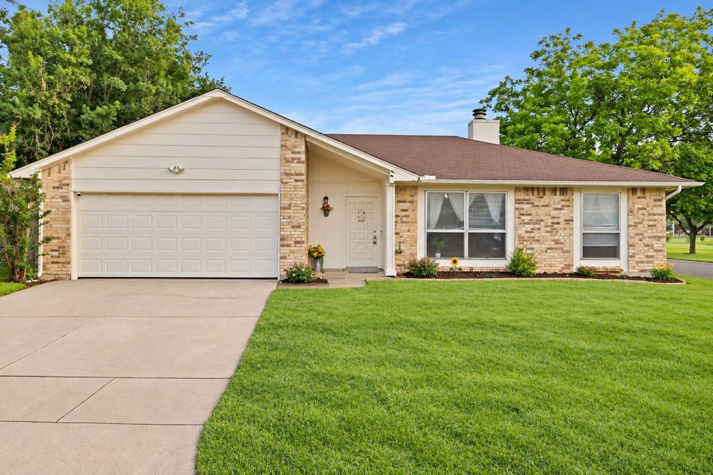 7357 Channel View Drive, Fort Worth, TX 76133 — exterior