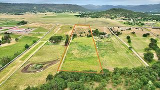 12240 Modoc Road B, Central Point, OR 97502
