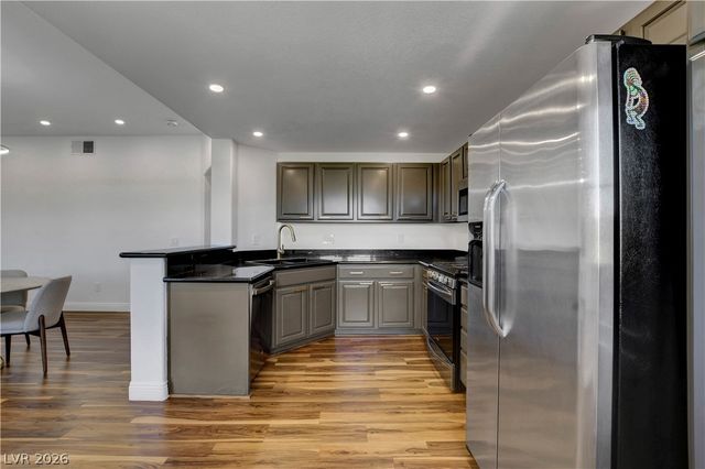 10809 Garden Mist Drive 2004, Las Vegas, NV 89135