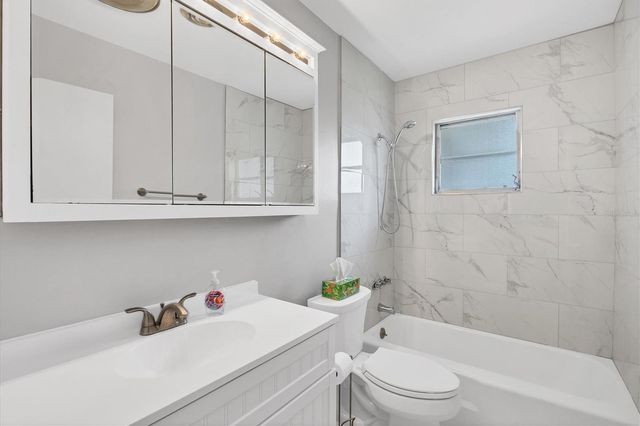 2075 PENNSYLVANIA AVENUE, Englewood, FL 34224