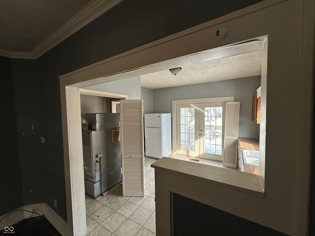 69 N 16th Avenue, Beech Grove, IN 46107