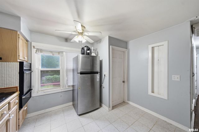 812 N FERNWOOD Circle, Peoria, IL 61604