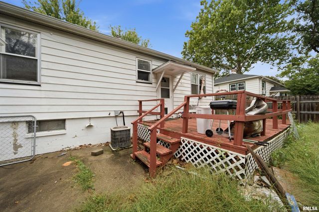 812 N FERNWOOD Circle, Peoria, IL 61604