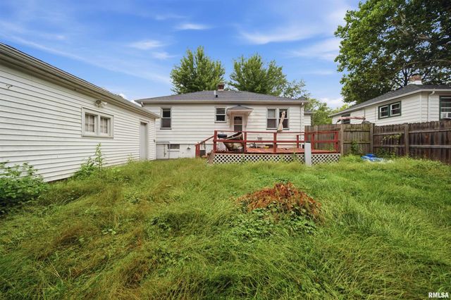 812 N FERNWOOD Circle, Peoria, IL 61604