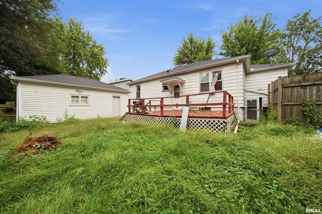 812 N FERNWOOD Circle, Peoria, IL 61604
