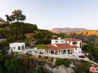 6911 Los Tilos Road, Los Angeles, CA 90068