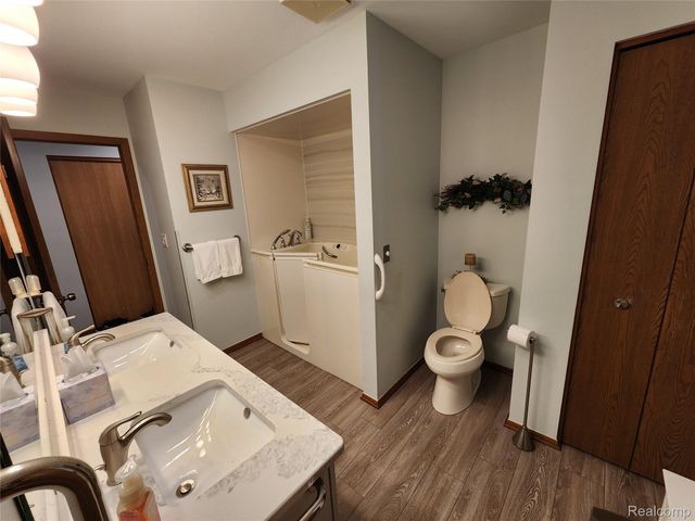 11 Cambridge Park 11, Frankenmuth, MI 48734