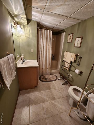 11 Cambridge Park 11, Frankenmuth, MI 48734