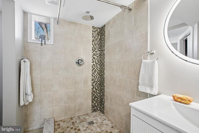 7318 CHATHAM ST, Springfield, VA 22151