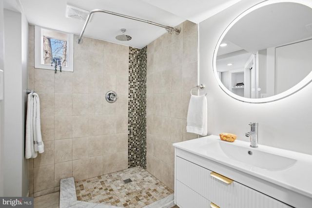 7318 CHATHAM ST, Springfield, VA 22151