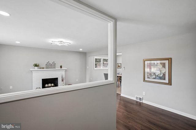 7318 CHATHAM ST, Springfield, VA 22151