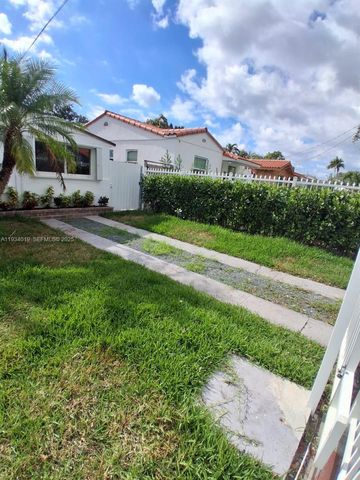 3052 SW 6th St B, Miami, FL 33135