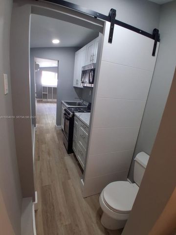 3052 SW 6th St B, Miami, FL 33135