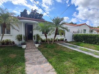 3052 SW 6th St B, Miami, FL 33135