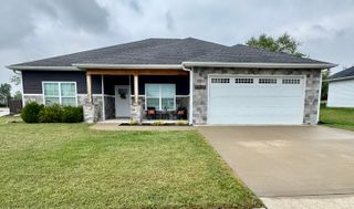 14329 MONARCH DR, Hallsville, MO 65255