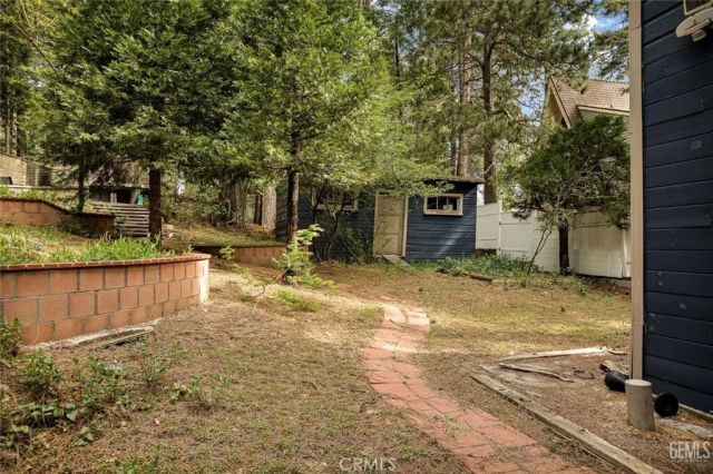 27472 Meadow Dr, Crest Park, CA 92326