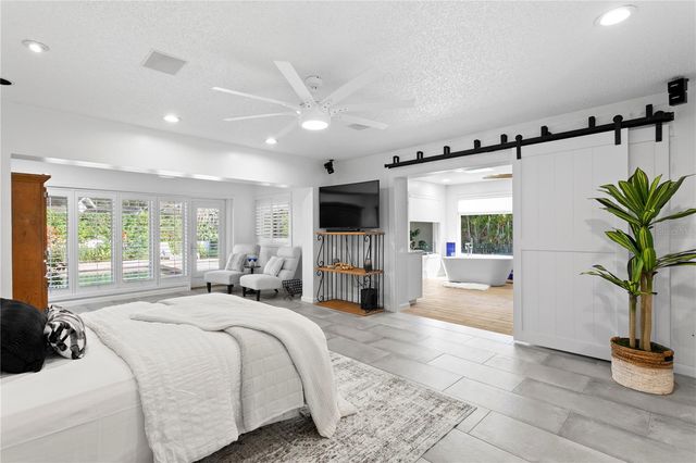 12915 GOLF CREST TERRACE, Tampa, FL 33618