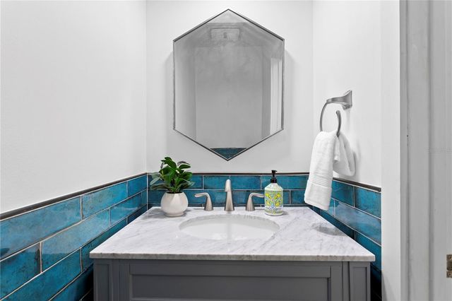 12915 GOLF CREST TERRACE, Tampa, FL 33618