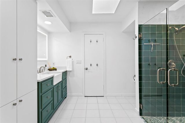 12915 GOLF CREST TERRACE, Tampa, FL 33618