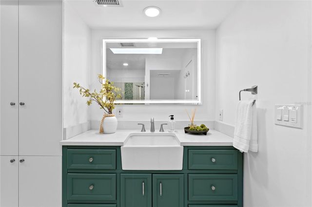 12915 GOLF CREST TERRACE, Tampa, FL 33618