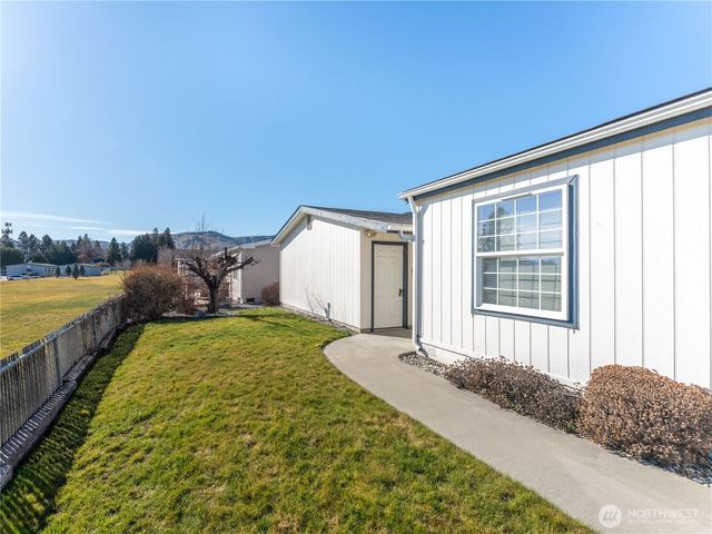 913 Meadow Ridge, Wenatchee, WA 98801