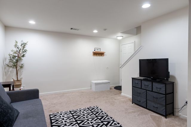 636 Wolfeboro Ln, Nashville, TN 37221