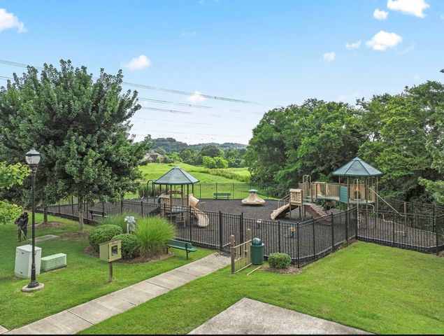 636 Wolfeboro Ln, Nashville, TN 37221