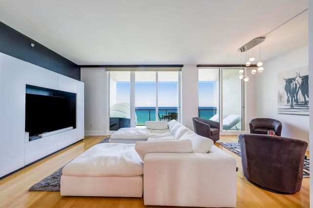 1063 Hillsboro Mile 703, Hillsboro Beach, FL 33062