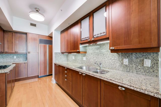 1063 Hillsboro Mile 703, Hillsboro Beach, FL 33062