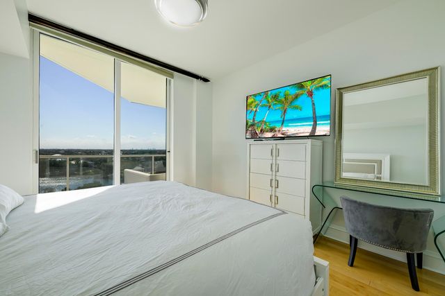 1063 Hillsboro Mile 703, Hillsboro Beach, FL 33062