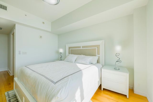 1063 Hillsboro Mile 703, Hillsboro Beach, FL 33062