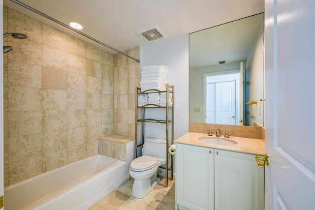 1063 Hillsboro Mile 703, Hillsboro Beach, FL 33062