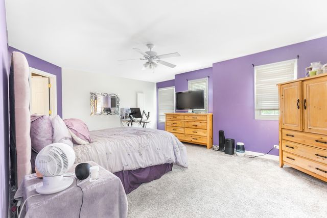 4383 Canterbury Court 4383, St. Charles, IL 60174