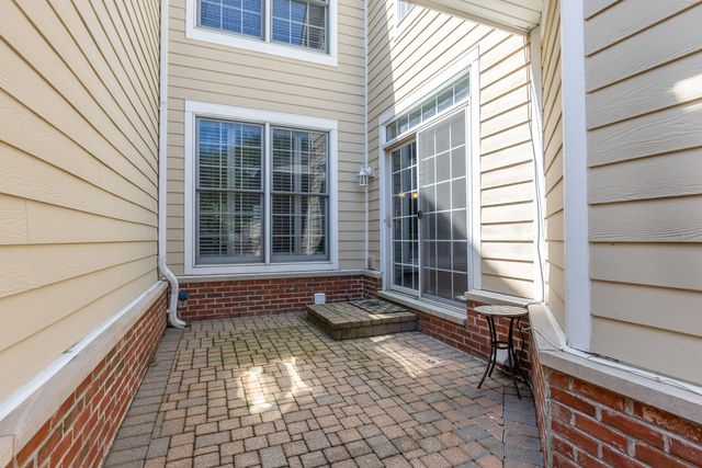 4383 Canterbury Court 4383, St. Charles, IL 60174