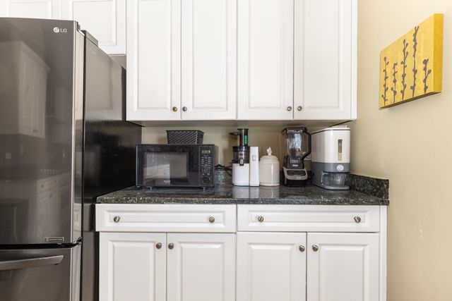 4383 Canterbury Court 4383, St. Charles, IL 60174